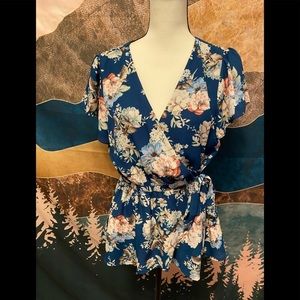 2/$16 June & Hudson top size Large